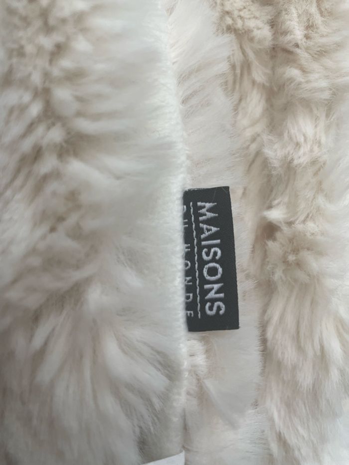 Plaid blanche en fausse fourrure