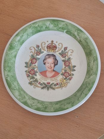 Petite Assiette décorative anglaise golden jubilee 1952-2002 