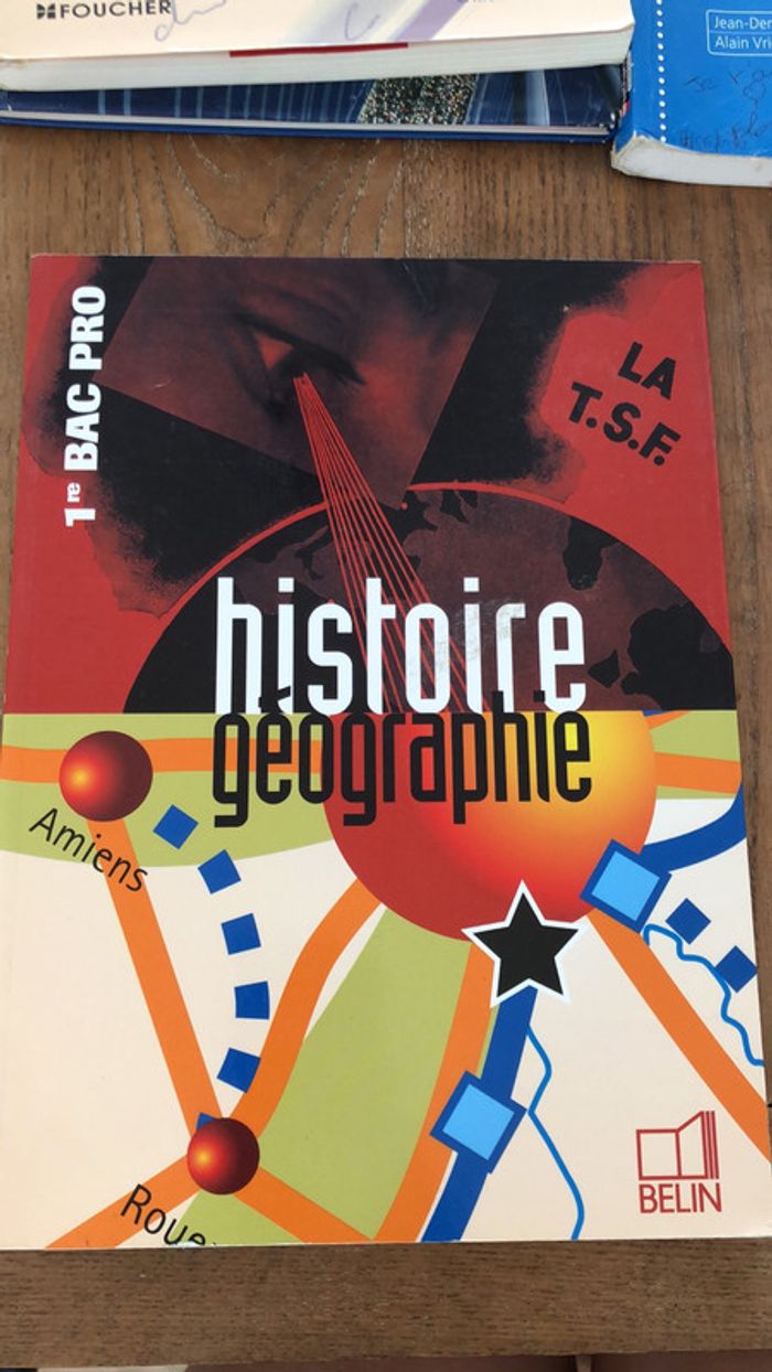 Livre scolaire histoire géo 1ère bac pro