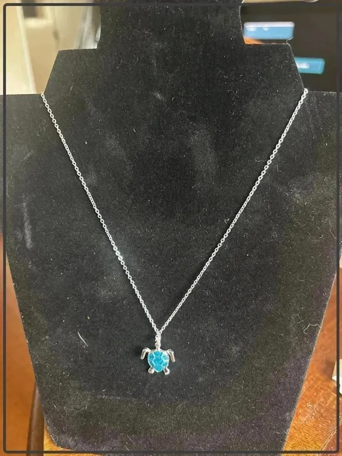 Collier pendentif tortue
