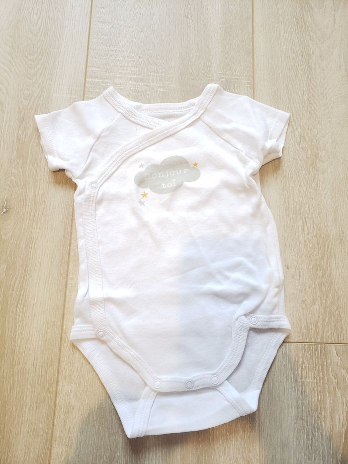 Lot bodies taille 6mois - photo numéro 4