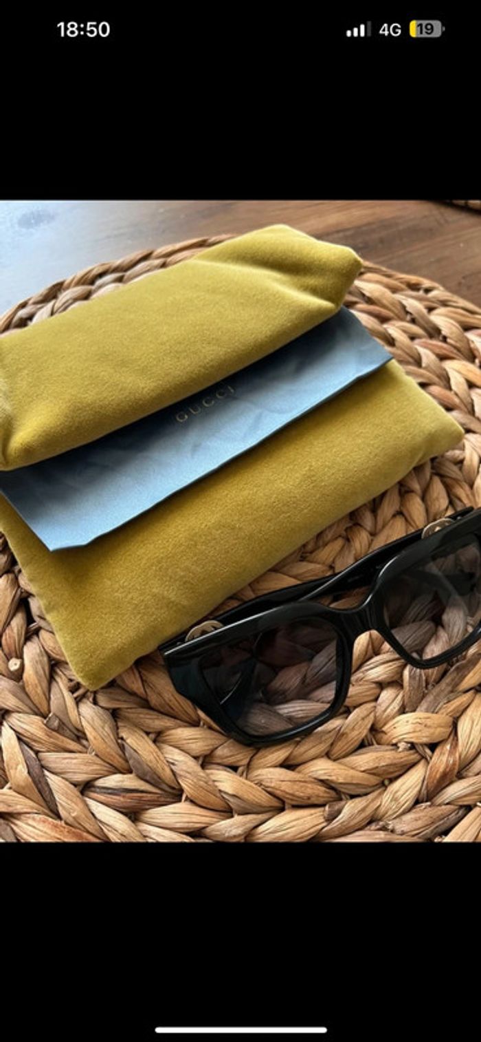Lunettes de soleil Gucci noires - Logo doré - photo numéro 7