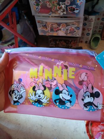 Trousse avec fournitures minnie