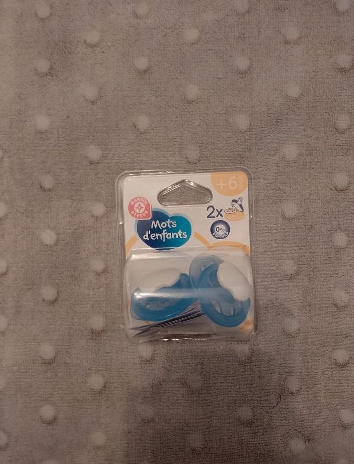 Sucette à bout physiologique