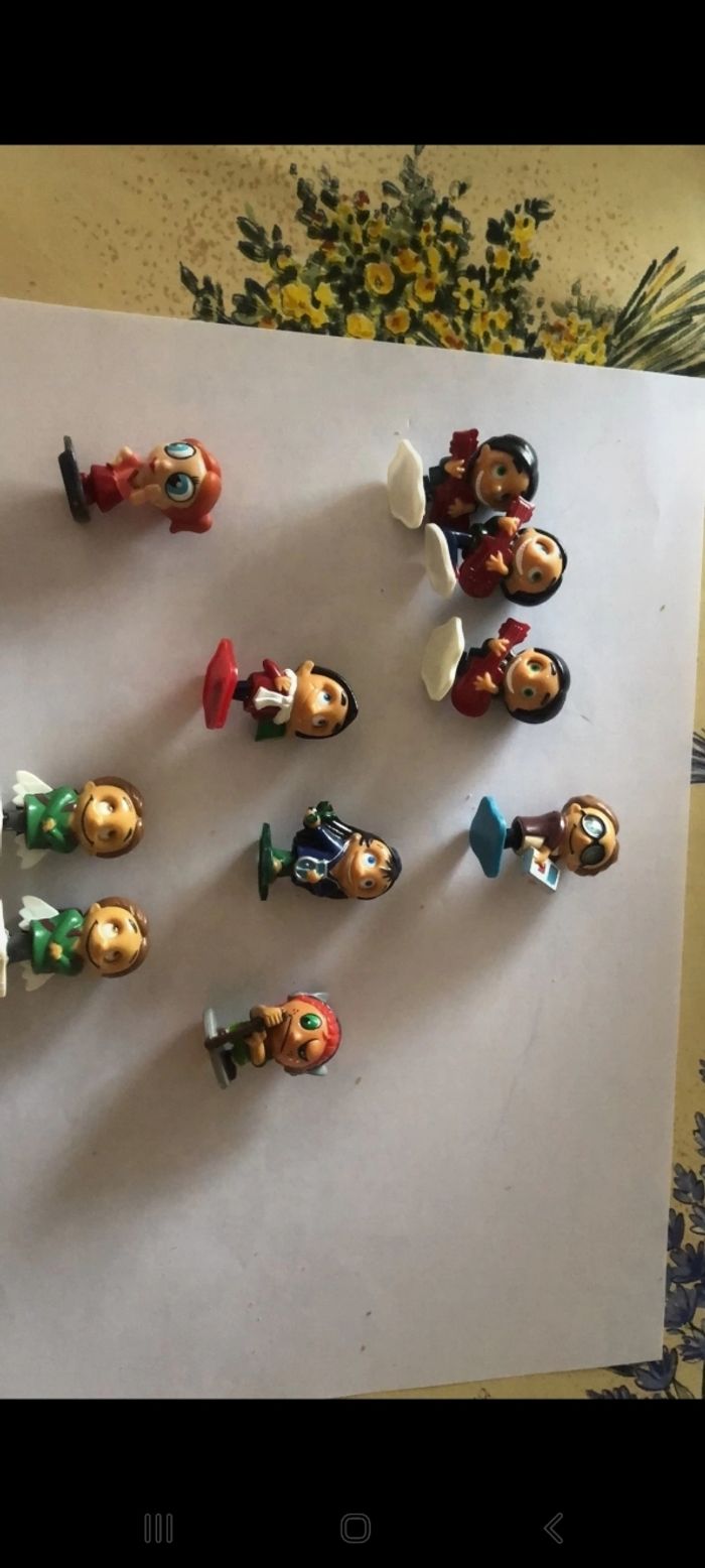 Lot figurines kinder