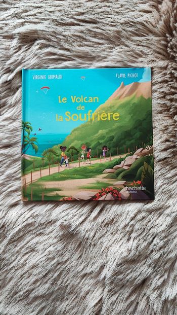 Livre le volcan de la Soufrière