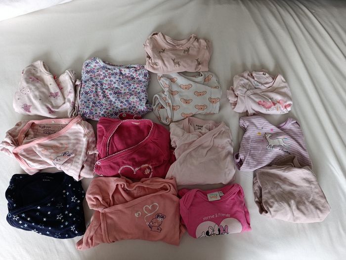 13 bodys  3 mois