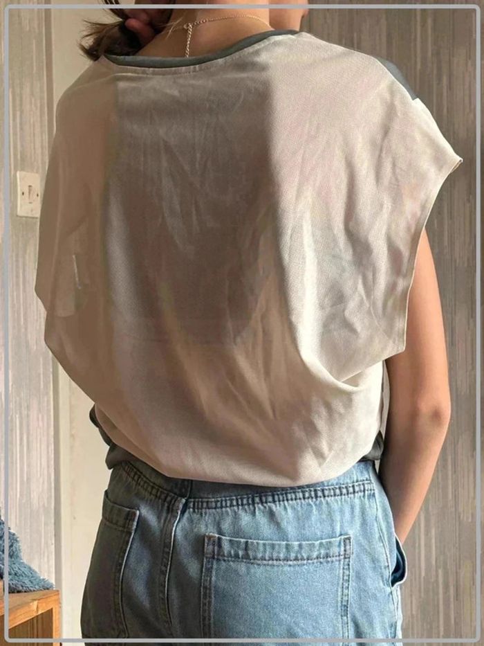 Top semi transparent taille 36 marque Nike - photo numéro 2
