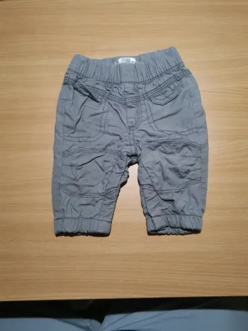 Pantalon gris 1 mois