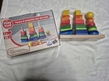 Jouet en bois neuf tour a empiler arc en ciel sous blister