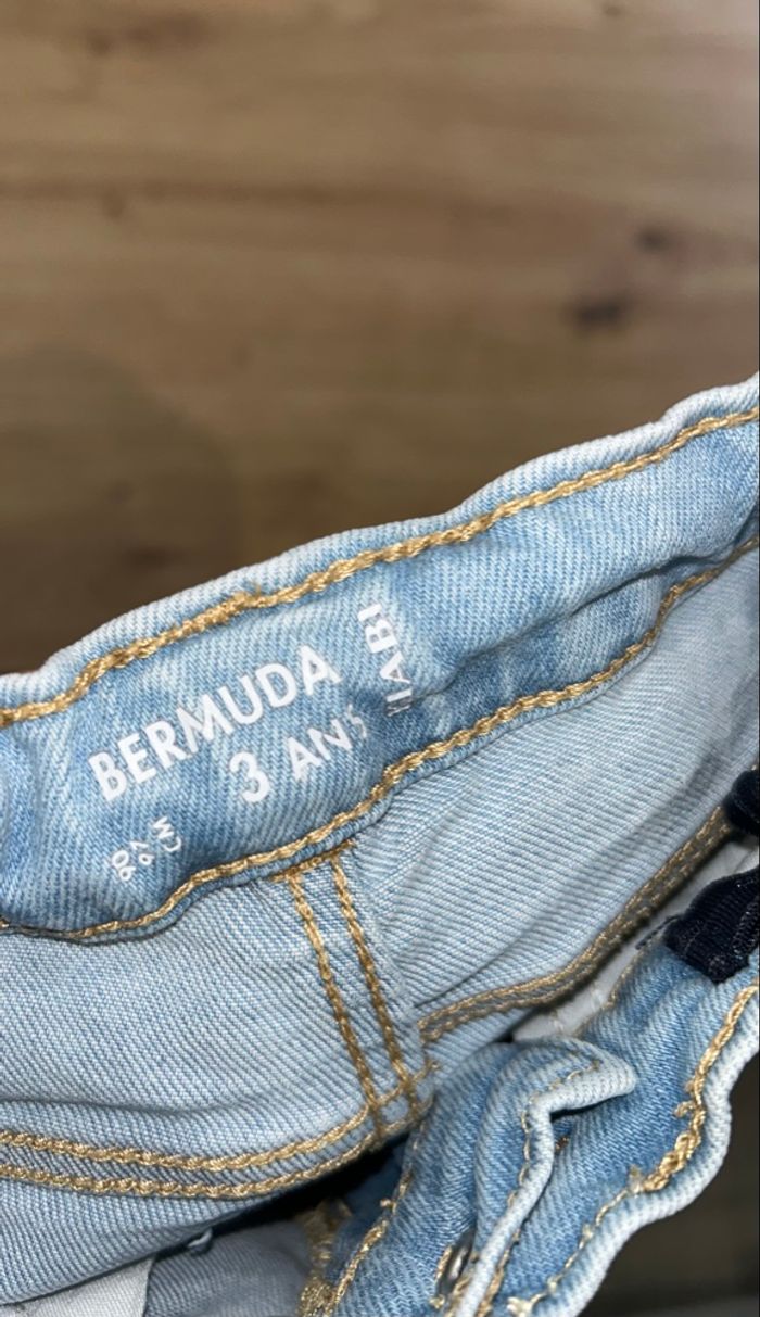 Bermuda en jean bleu clair - photo numéro 3