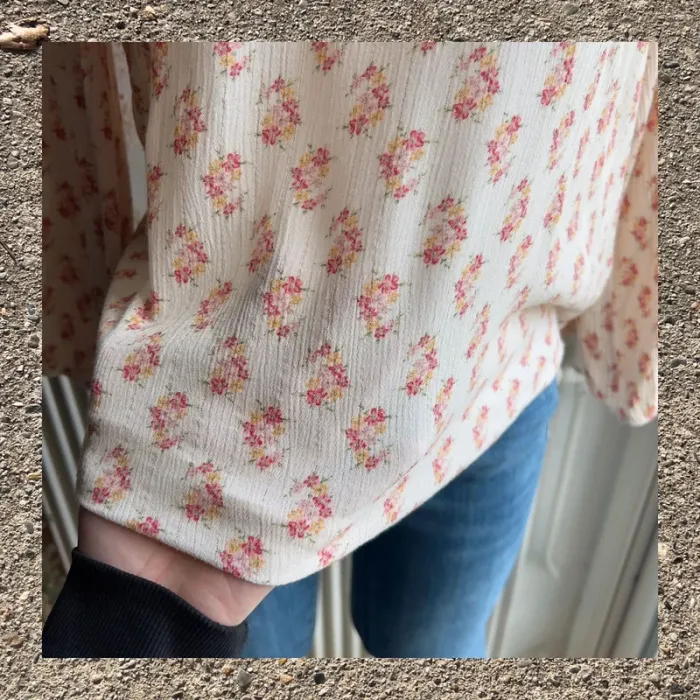 Blouse H&M fleurie 🌸 Dentelle & manches longues - photo numéro 2