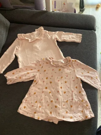 2 T-shirts  orchestra, 12 mois