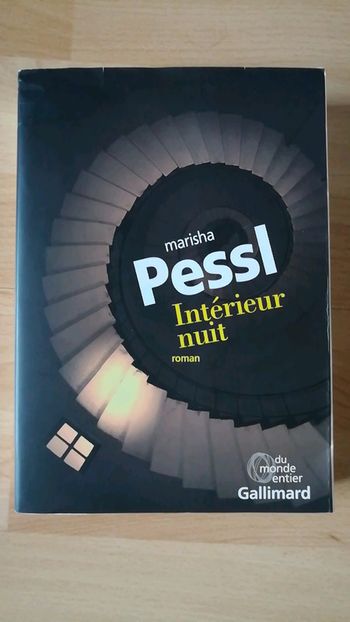 Livre interieur nuit pessl