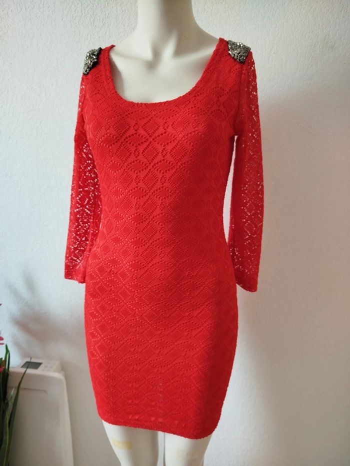 Robe rouge uni courte dentelle sexy strass sur les épaules manches 3/4 - photo numéro 9