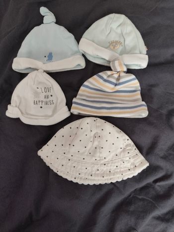 Lot bonnets naissance 