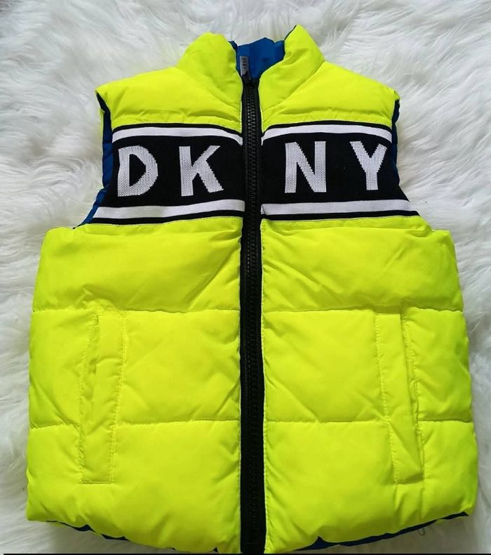 Doudoune sans manches dkny 6ans tbe - photo numéro 1