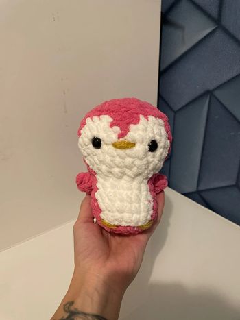 Pingouin amigurumi rose