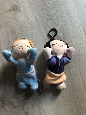 2 peluches Disney porte clé