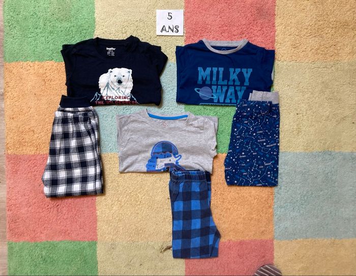 Lot de 3 pyjamas  - Garçon 👦 - 5 ans - TBE