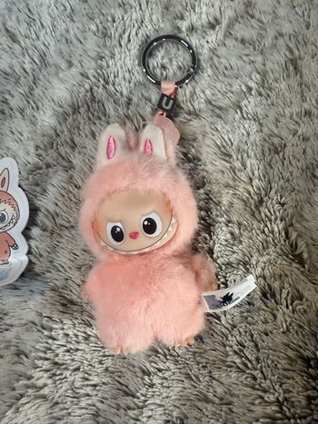 Labubu pin for love lettre U