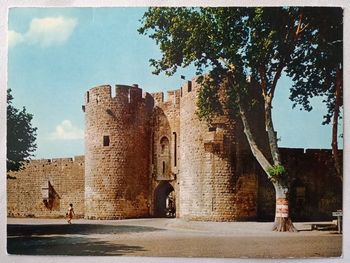 Grande carte postale Aigues-Mortes (Gard)  les remparts XIIIe siècle