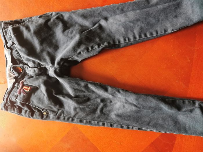 Lot 1 tee shirt et 2 pantalons - photo numéro 3
