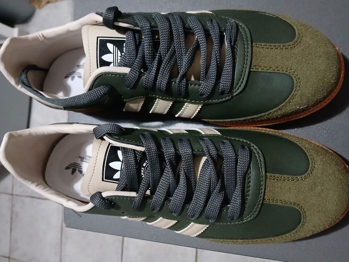 Vend basket Adidas neuf jamais porté - photo numéro 2