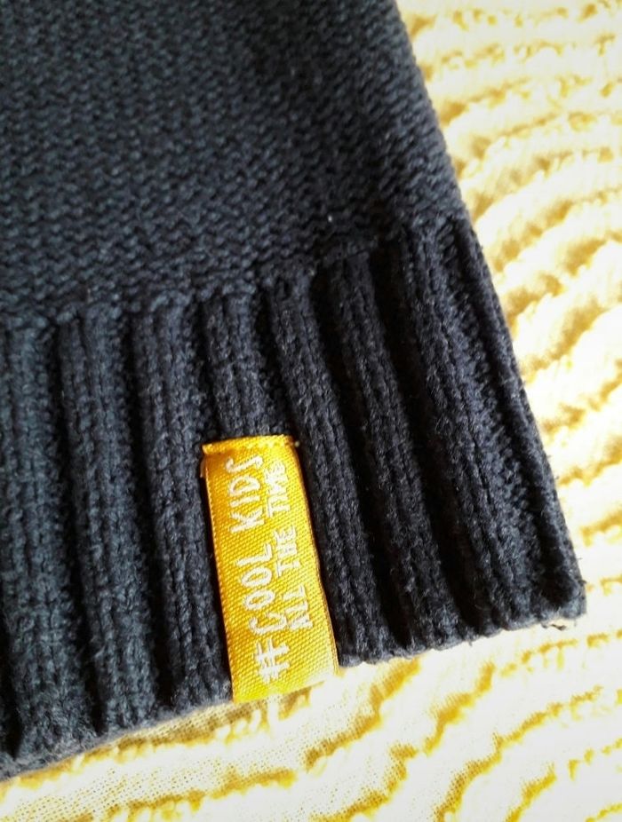 🎁 Joli pull bleu marine VertBaudet (10 ans) 🎁 - photo numéro 3