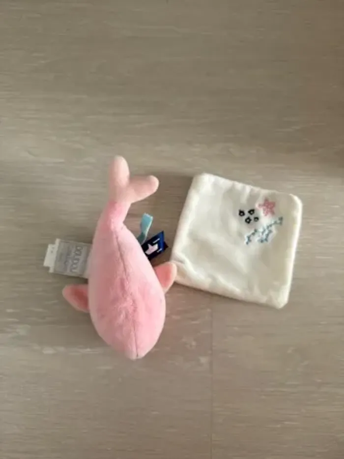 Doudou baleine rose - photo numéro 2