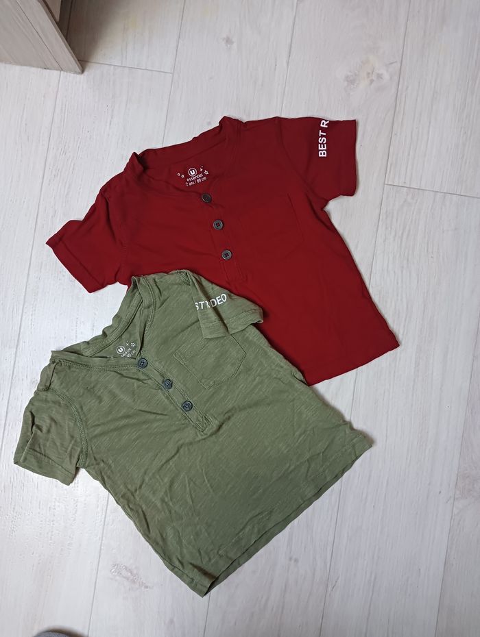 Lot 2 t-shirts 2 ans " U Essentiel" - photo numéro 10