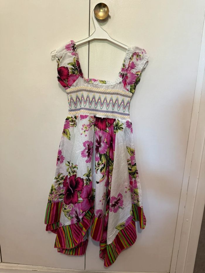 Robe blanche à fleurs