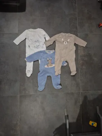 Lot pyjamas 9 mois