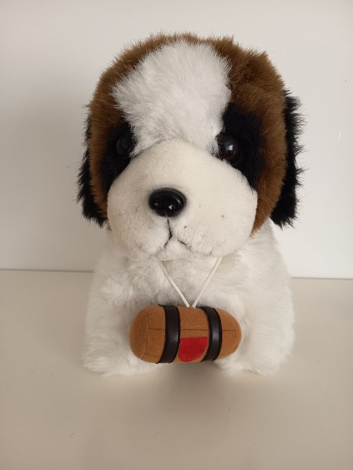 Grosse peluche saint Bernard