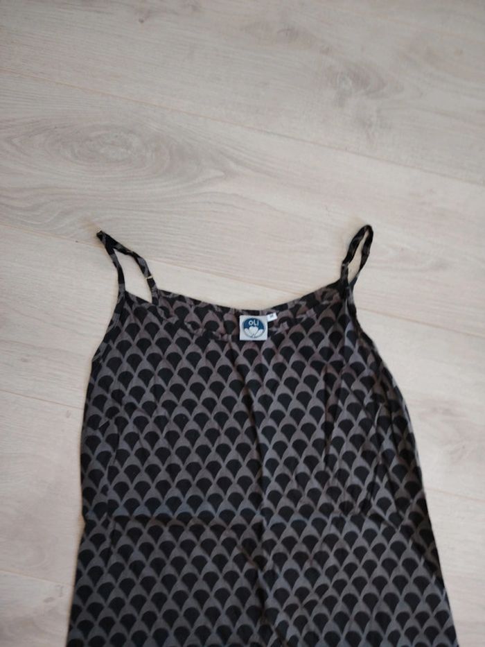 Robe courte à fines bretelles. Taille M. - photo numéro 3