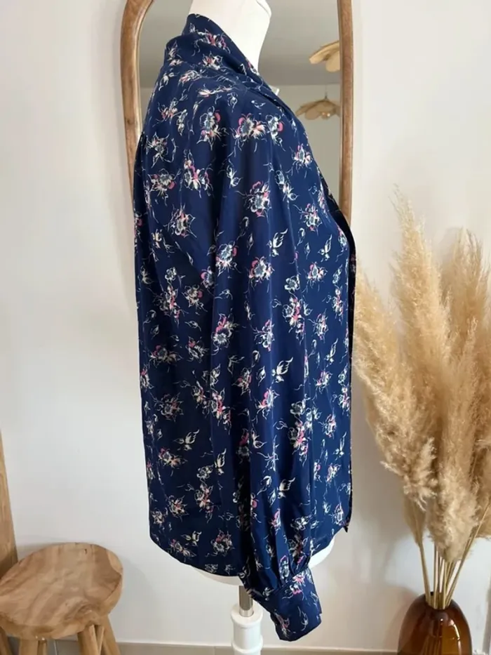 Blouse fleurie bleue marine vintage japonaise - photo numéro 4