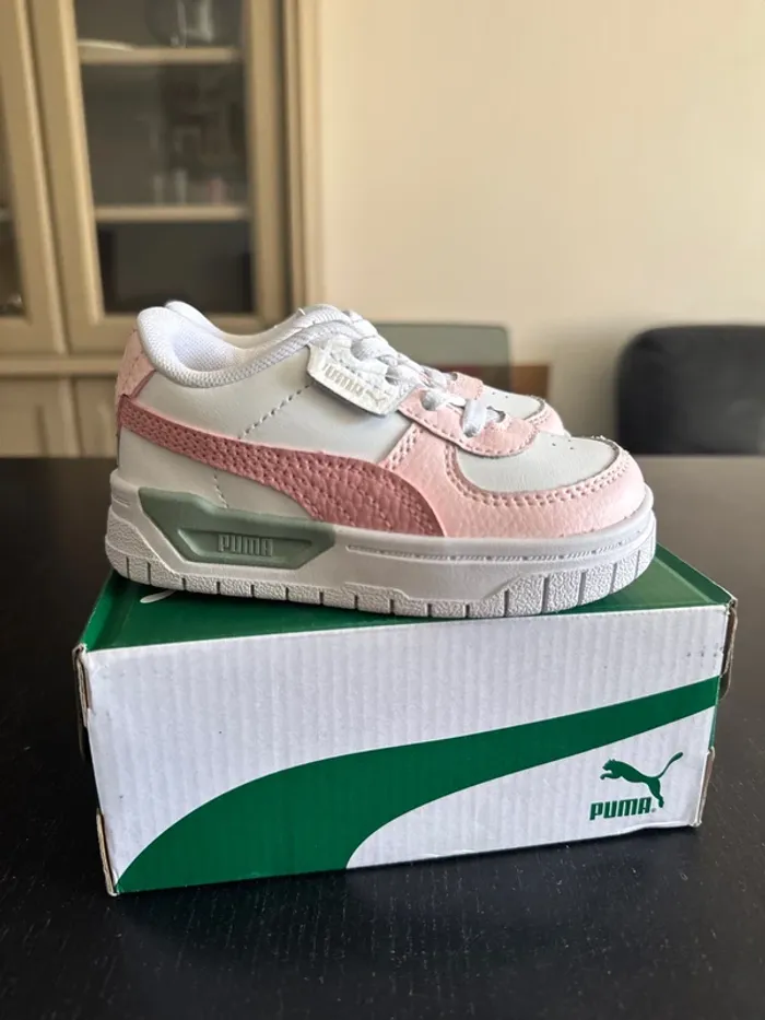 Baskets Puma Future blanc/rose – neuves T.22 - photo numéro 3