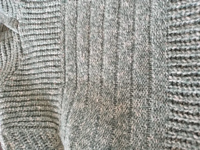 Pull maille a capuche - photo numéro 3
