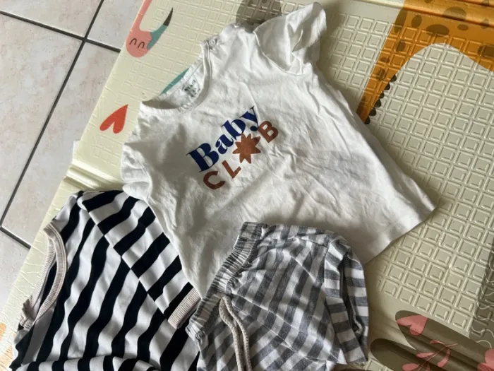 Lot 2 t-shirts + 1 short – 18/24 mois bon état - photo numéro 4