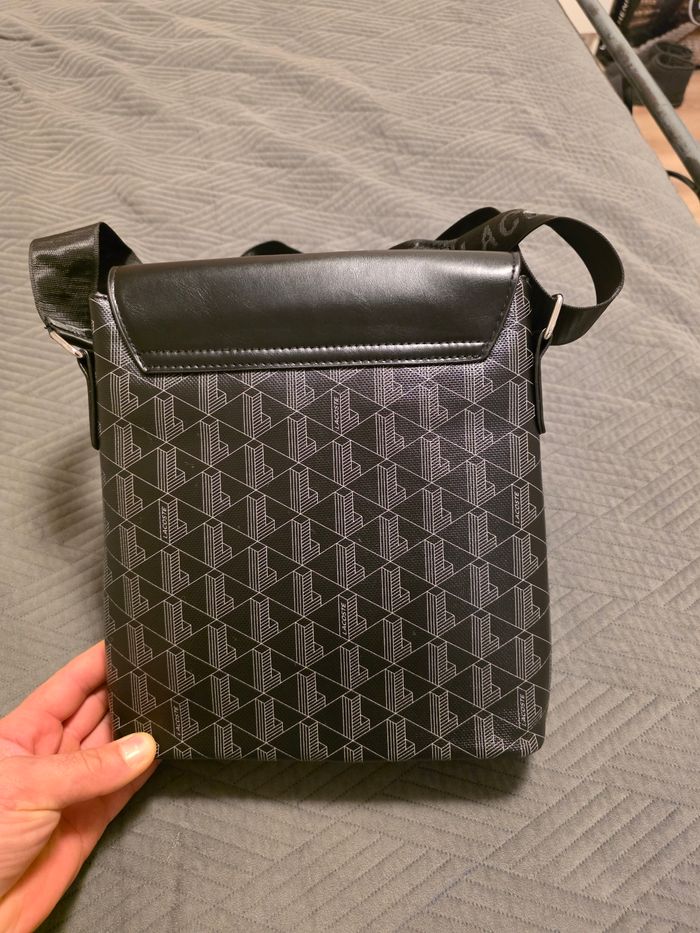 Sac à bandoulière Lacoste - photo numéro 3