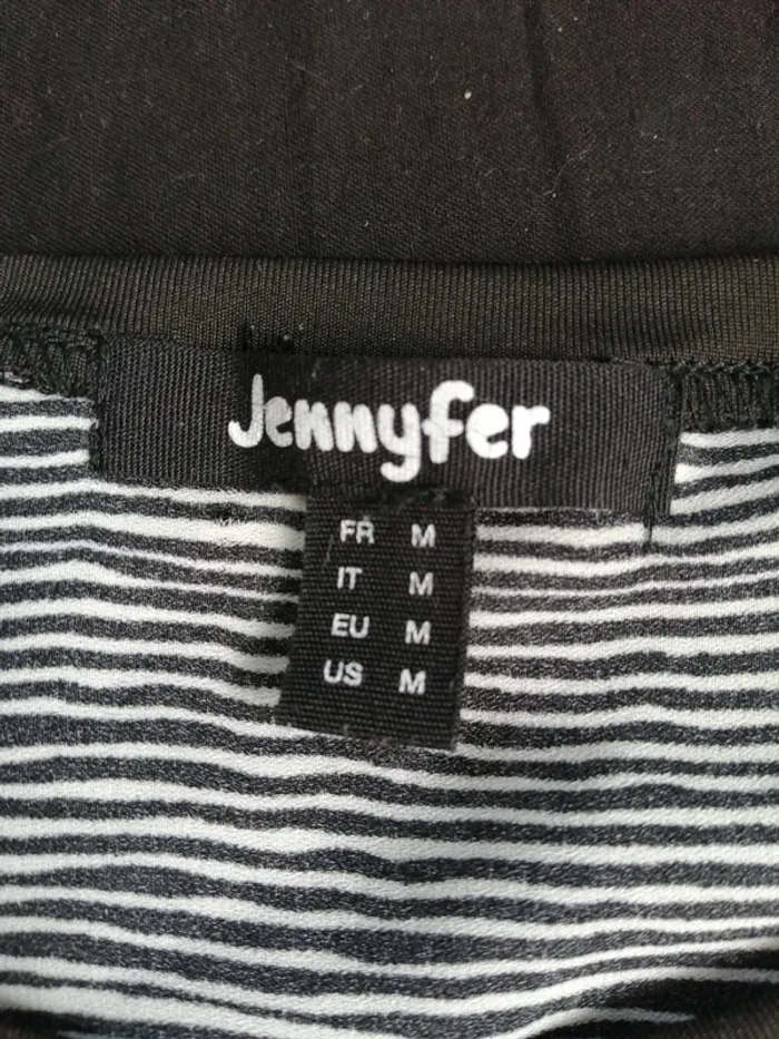 Top rayé noir et blanc à volants et épaules dénudées / jennyfer / (M) - photo numéro 3