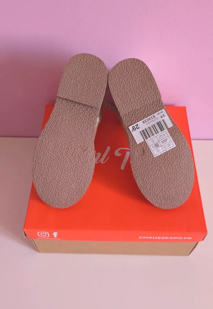 Magnifique bottines dorées taille 29 - photo numéro 3