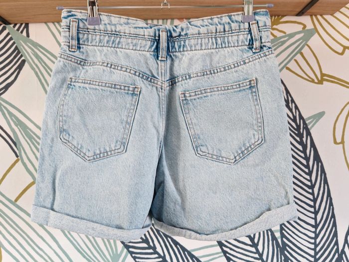 Short en jean Kiabi taille 38 - photo numéro 2