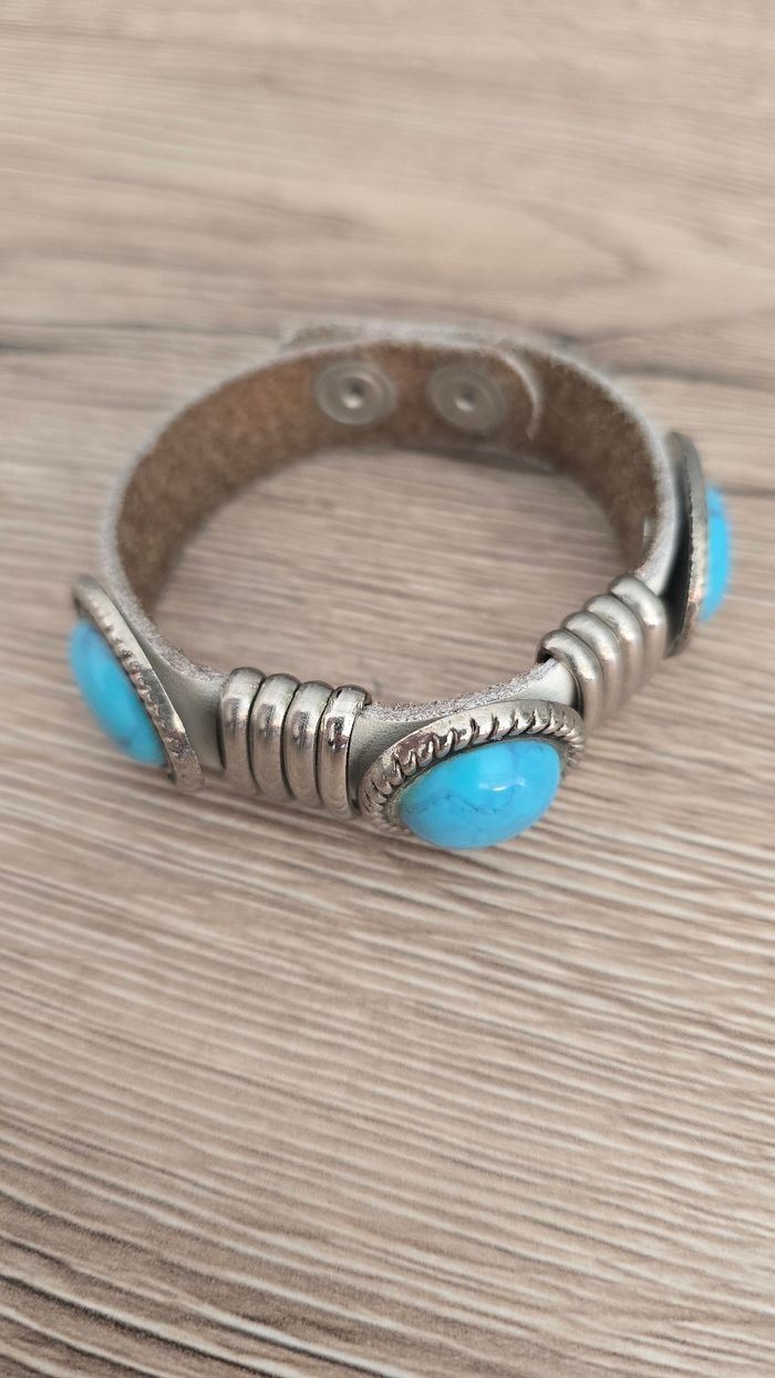 Lot bijoux argentés et bleus avec boîte à bijoux - photo numéro 8