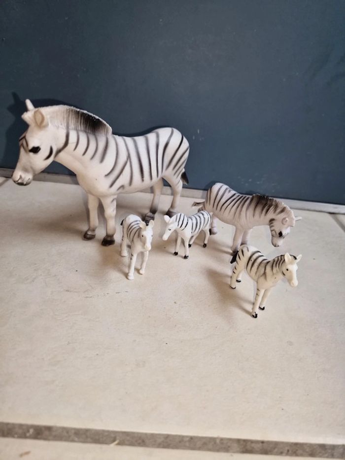 Figurines zèbres