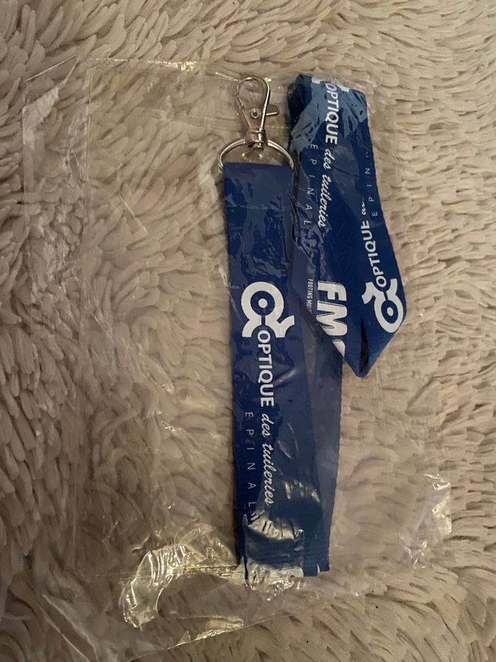 Tour de cou avec attache - photo numéro 2