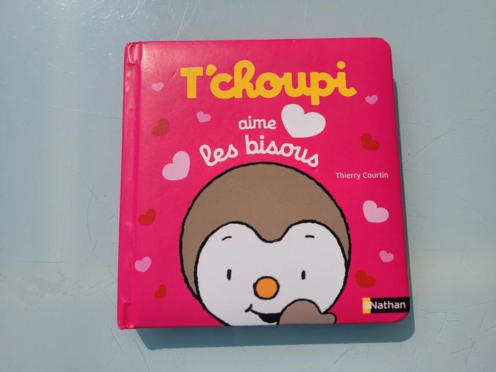 🩷 T'choupi aime les bisous 😘 petit livre couverture mousse - photo numéro 2