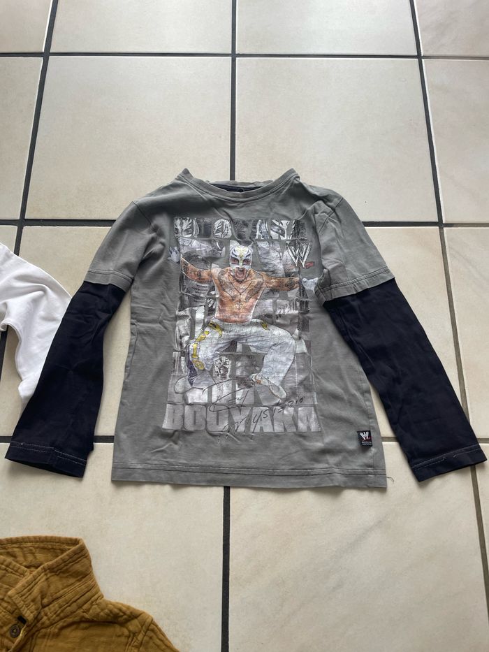 Lot de 4 hauts et 1 sweat-shirt garçon 8 ans - photo numéro 6