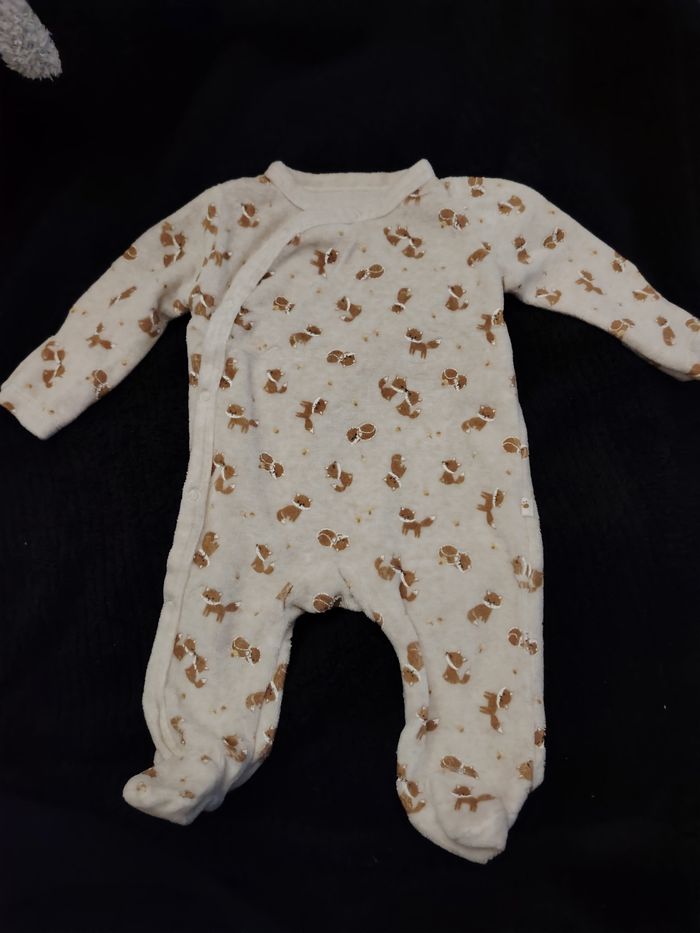 Pyjamas 1 mois - photo numéro 2