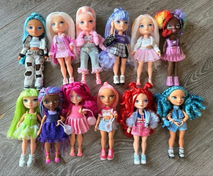 Lots 12 Rainbow high Little